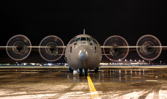 美制C-130J“大力神”運(yùn)輸機(jī)
